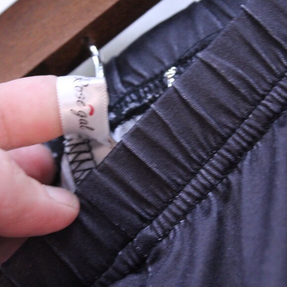 Chic Black Graphic Joggers for Women - Picture 4 of 13